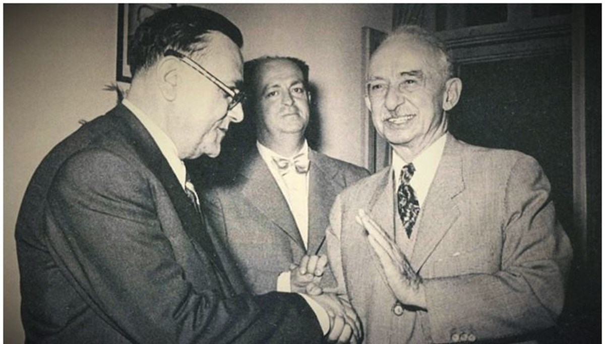 Türk edebiyatında modern anlamda denemelerin öncü ismi: Nurullah Ataç