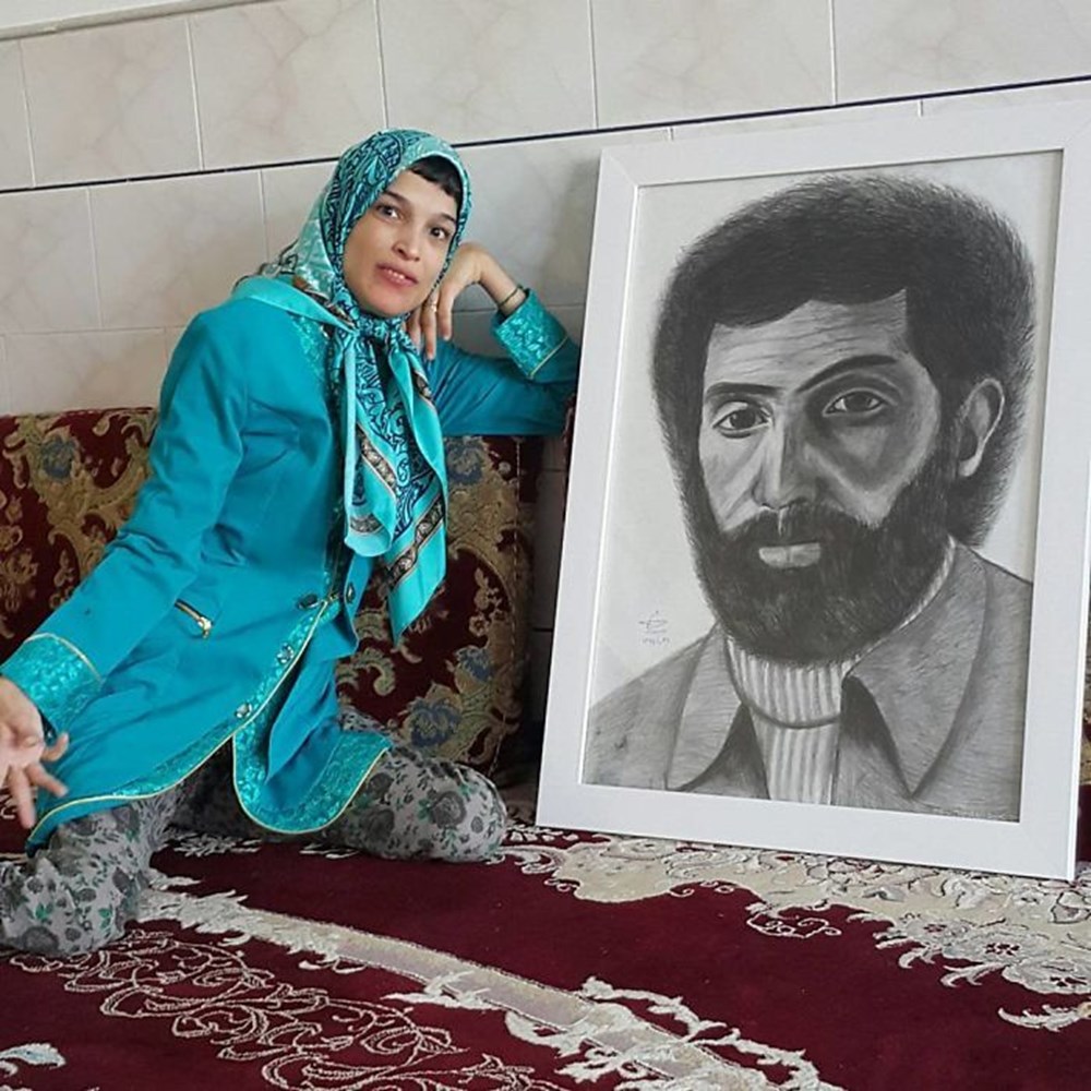 Iranian disabled painter draws pictures with his feet - 46