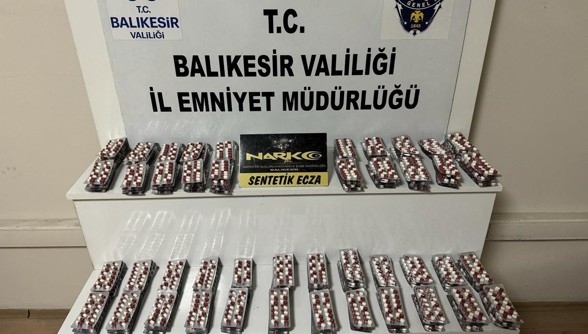 Polisin durdurduğu araç uyuşturucu deposu çıktı