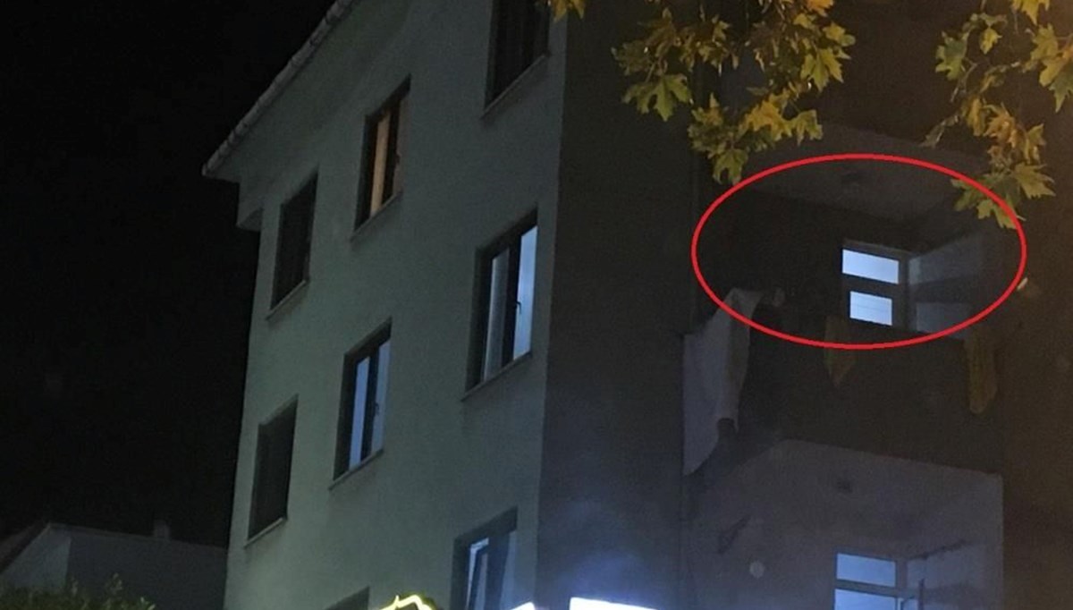 Elinde bıçakla eşini ve 2 yaşındaki çocuğunu esir aldı Elinde bıçakla eşini ve 2 yaşındaki çocuğunu esir aldı