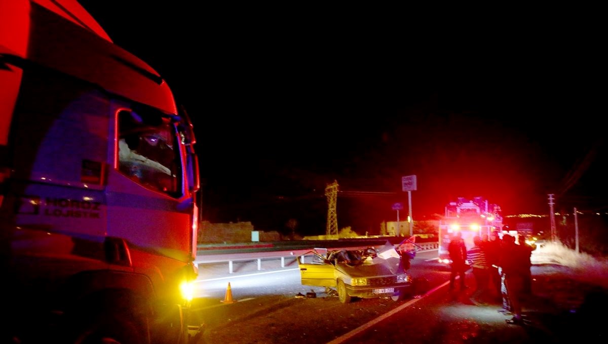 Kayseri'de feci kaza: Anne ve baba hayatını kaybetti, çocuk yaralı