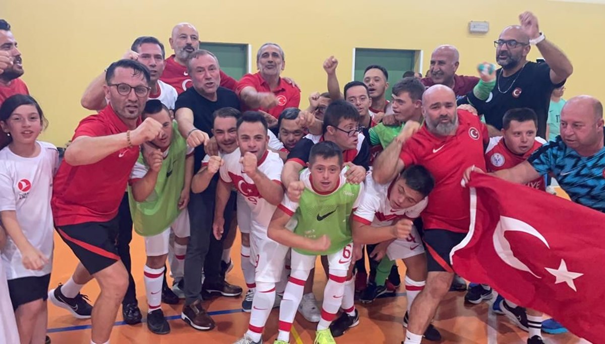 Down Sendromlu Futsal Milli Takımı finale yükseldi