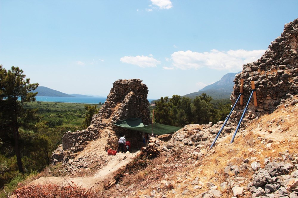 Akyaka Bizans Kalesi’nin giriş kapısı ayağa kaldırılıyor - 3