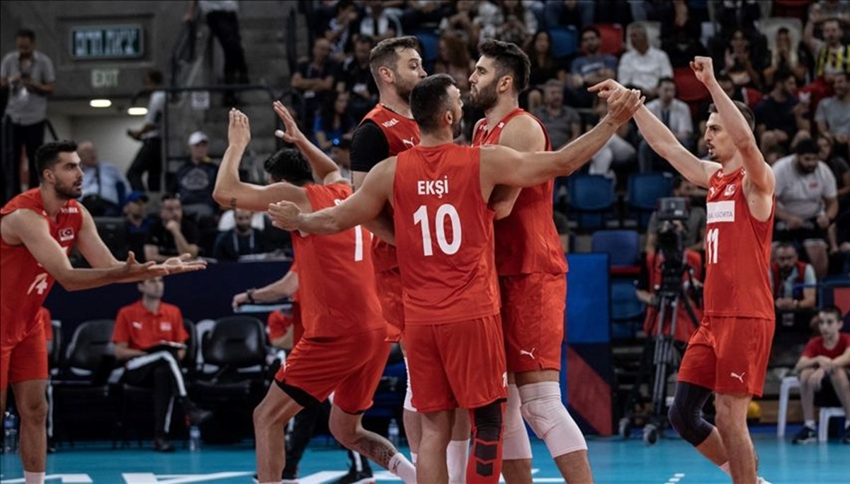Türkiye-Slovenya voleybol maçı ne zaman, saat kaçta ve hangi kanalda? Filenin Efeleri çeyrek final için sahada Türkiye-Slovenya voleybol maçı ne zaman, saat kaçta ve hangi kanalda? Filenin Efeleri çeyrek final için sahada