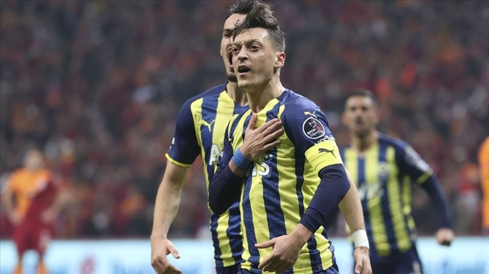 Mesut Özil: Fenerbahçe'deyken çok büyük oyunlar döndü, İsmail Kartal'la da görüşeceğiz - 1