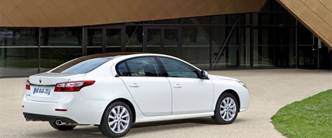 Renault latitude фото. Новый latitude. Рено латитьюд 2020. Латитьюд рено латитьюд. Новый latitude.