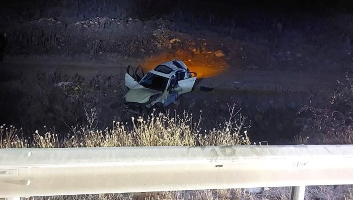 Nevşehir'de feci kaza: 1 ölü, 3 yaralı Nevşehir'de feci kaza: 1 ölü, 3 yaralı