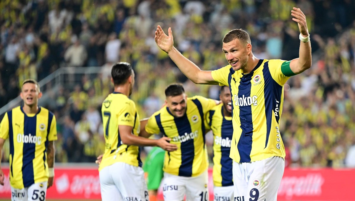 Fenerbahçe, Kasımpaşa karşısında rekor peşinde (İlk 11'ler belli oldu) Fenerbahçe, Kasımpaşa karşısında rekor peşinde (İlk 11'ler belli oldu)