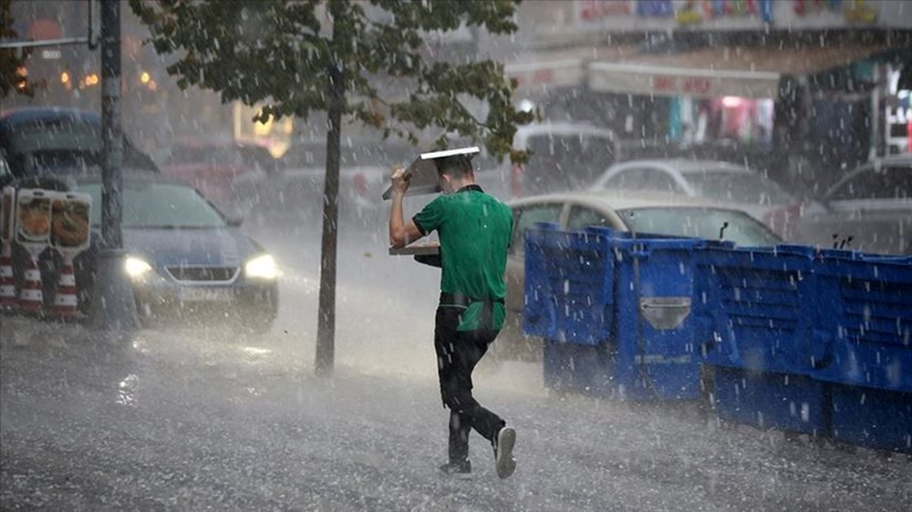 İstanbul'da kuvvetli sağanak yağış: Valilik MGM ve Akom'dan art arda uyarılar - 5