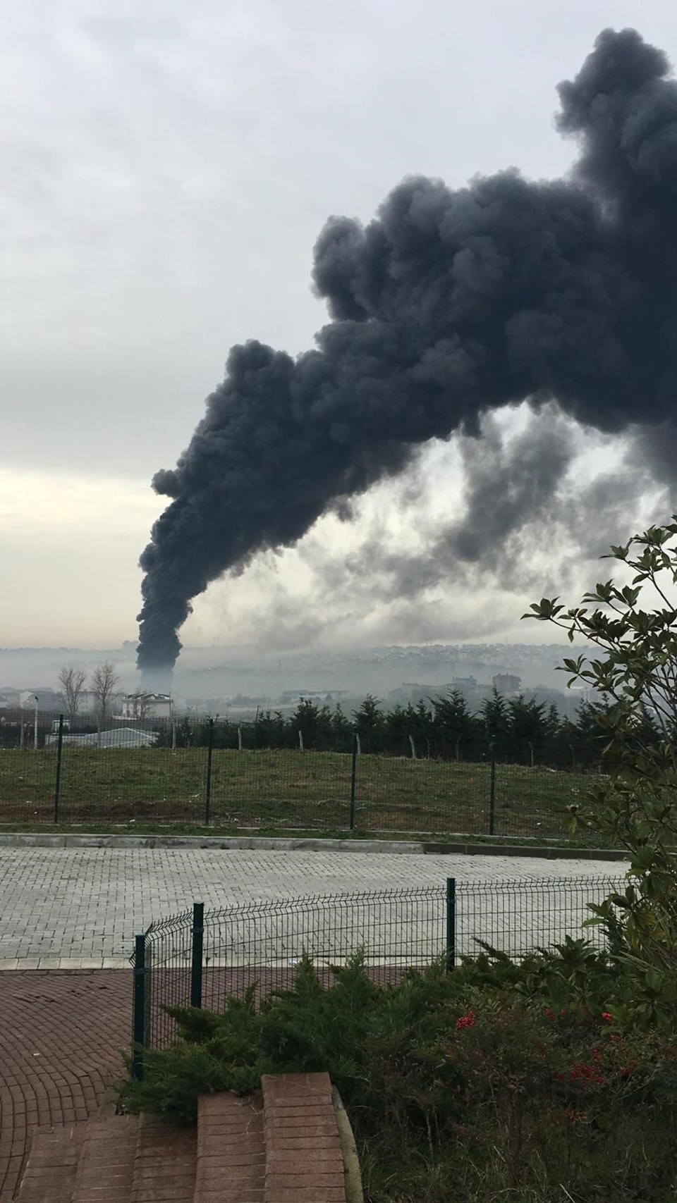 Arnavutköy'de fabrika yangını - 1