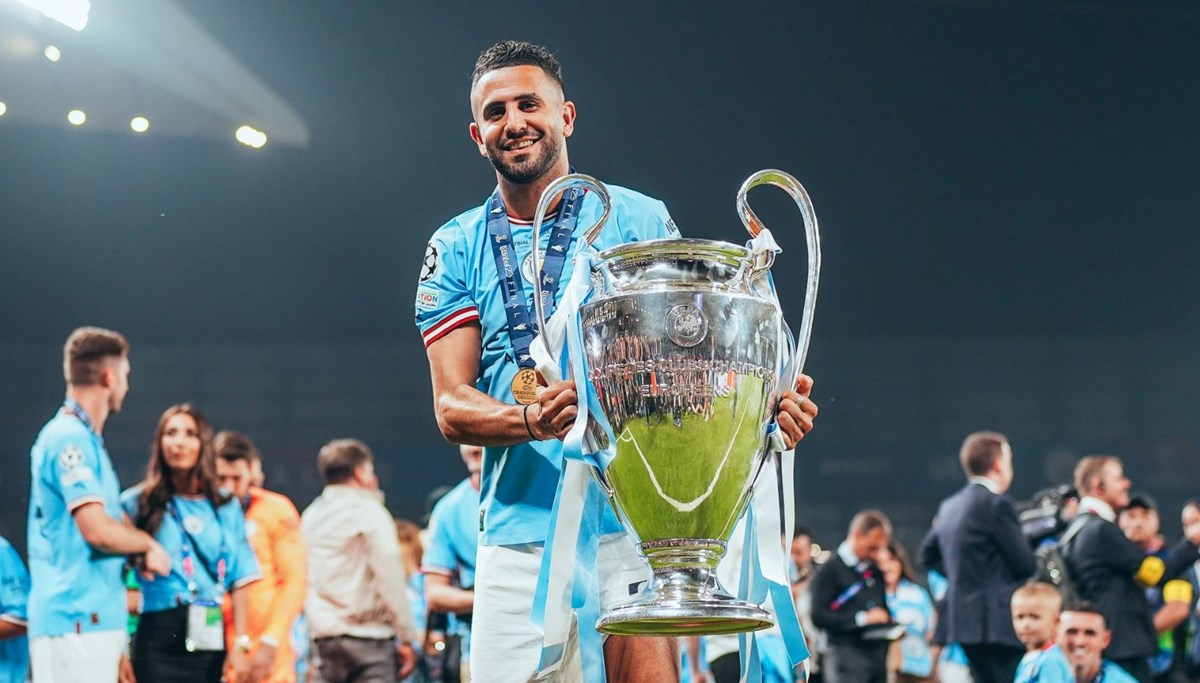 Manchester City, Riyad Mahrez'in Al-Ahli'ye transferini duyurdu