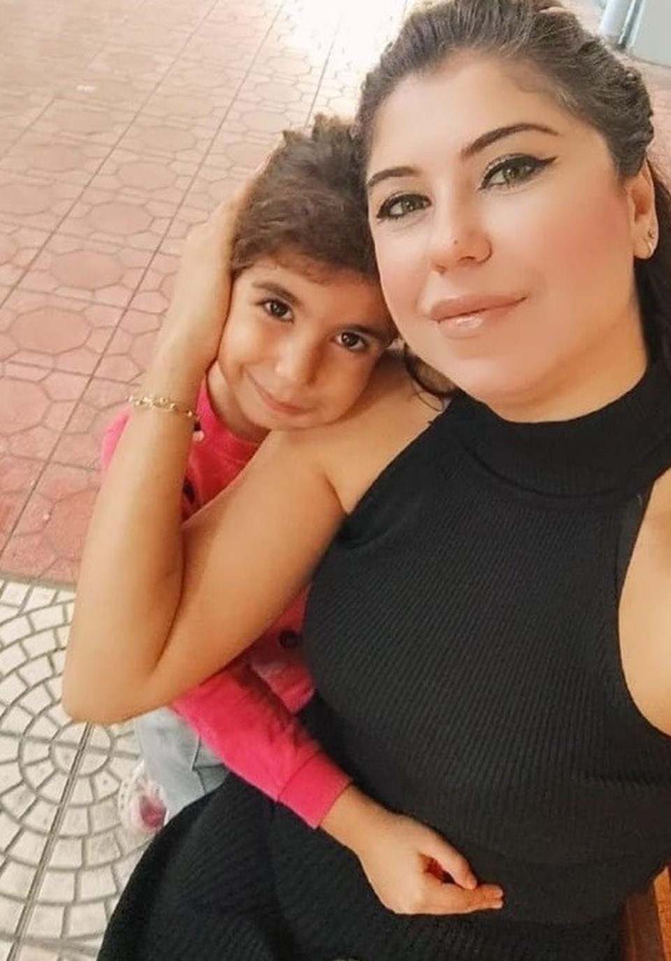 Rönesans Rezidans'ın enkazında kızı ve torununu bulamıyor - 2