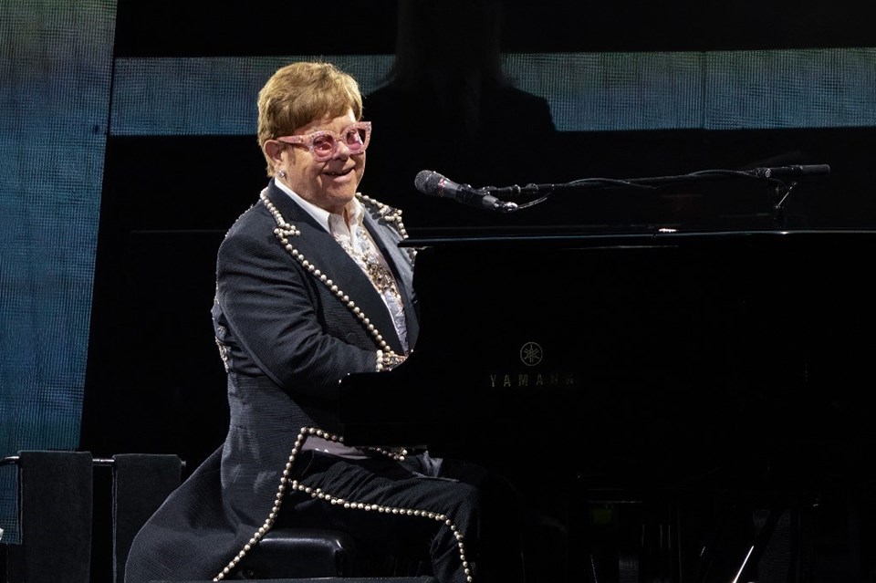 Elton John ülkesindeki son konserini Glastonbury'de verecek - 1