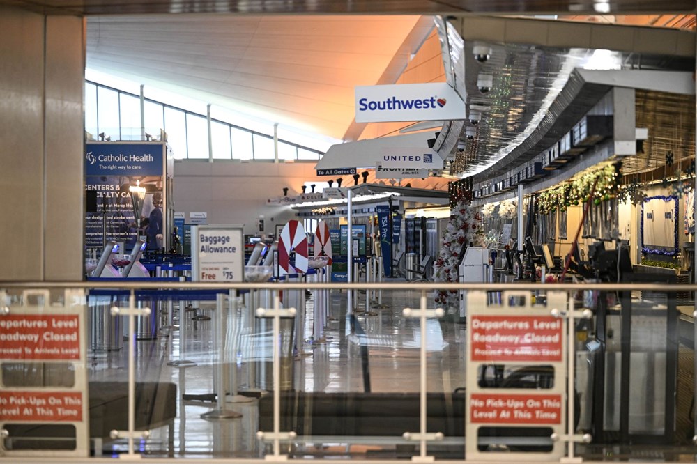 ABD'de hayat durdu: Kar fırtınası hava ve kara trafiğini felç etti - 19