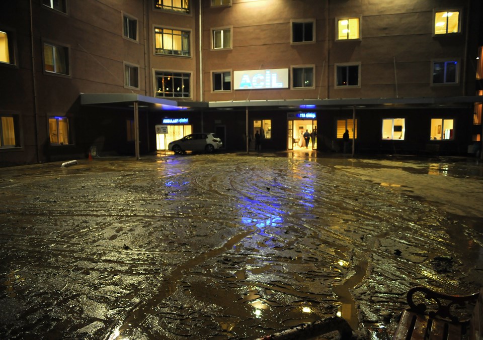 Ankara'da yağmur sele neden oldu - 1