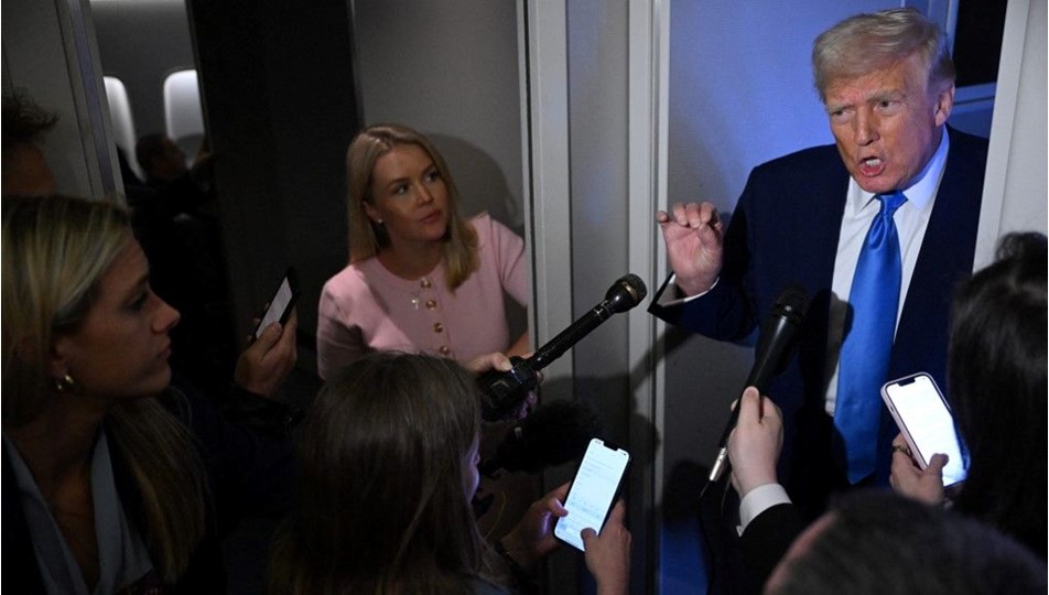 Gazeteciler hedefte: Trump'a soru sormak artık o kadar kolay olmayacak