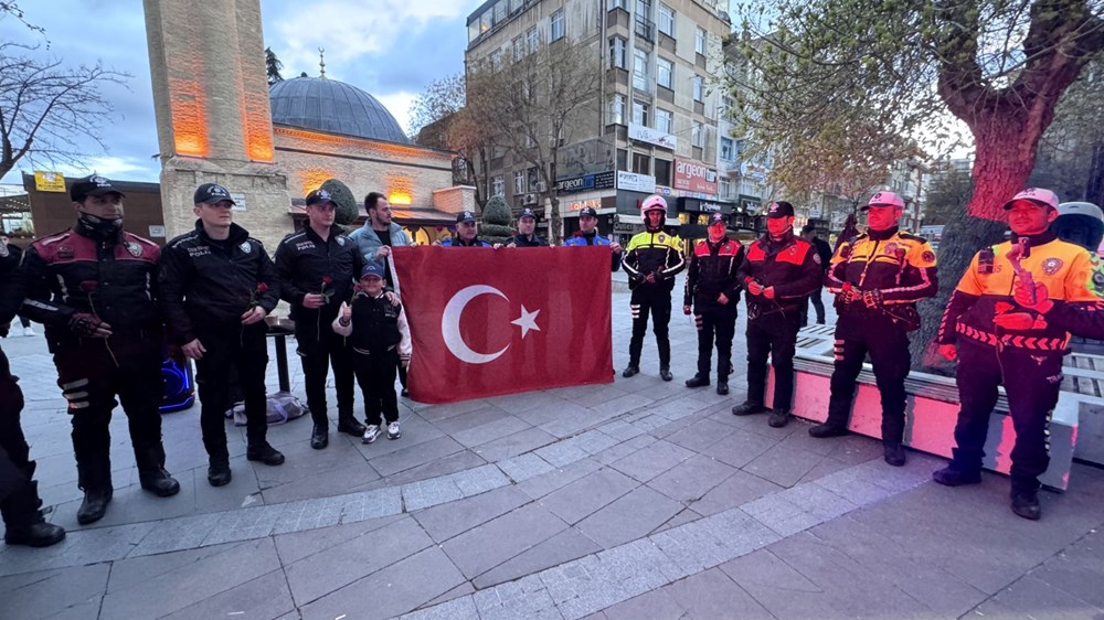 Polis Günü İletileri 2025 | Polis Haftası kutlama mesajları ve sözleri (Anlamlı, duygusal ve en hoş sözler) 74 L5llHC