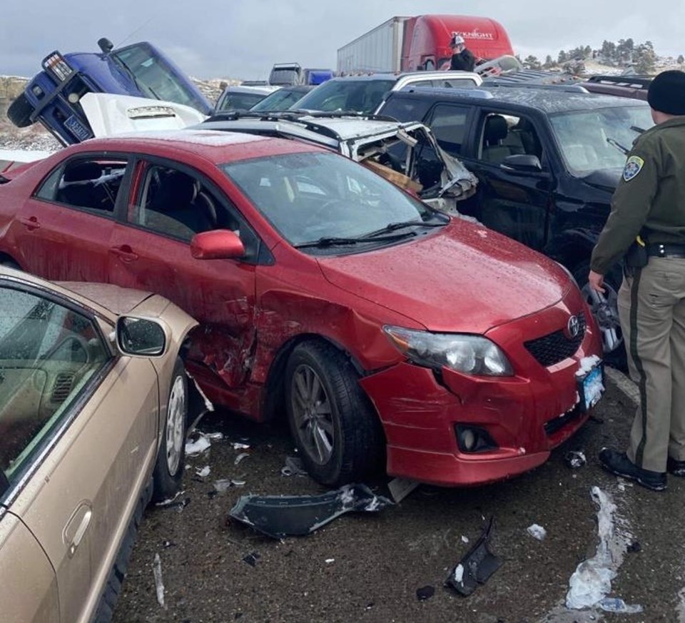 ABD'de zincirleme kaza: 30'dan fazla araç birbirine girdi - 3