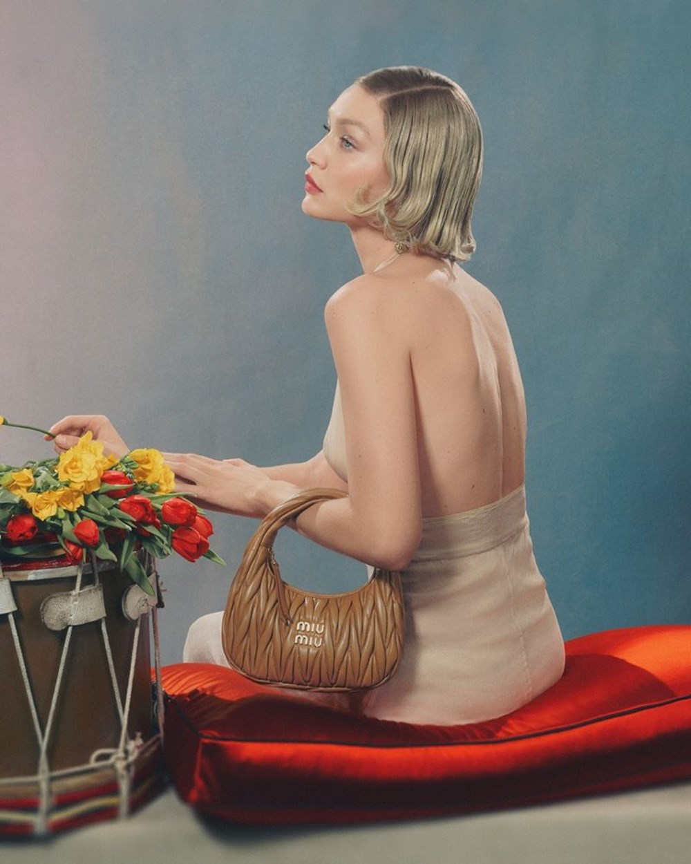 Gigi Hadid yeni imajıyla bambaşka birine dönüştü - 1