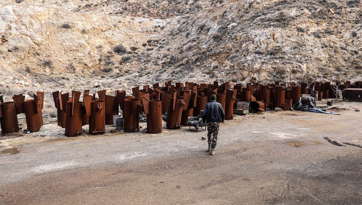 Esad'ın katliam tesisi görüntülendi! Halka yasaklanan Kasyun Dağında varil bombaları üretti Esad'ın katliam tesisi görüntülendi! Halka yasaklanan Kasyun Dağında varil bombaları üretti