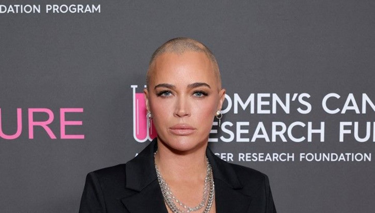 4. evre kanser teşhisi konulan Teddi Mellencamp galada