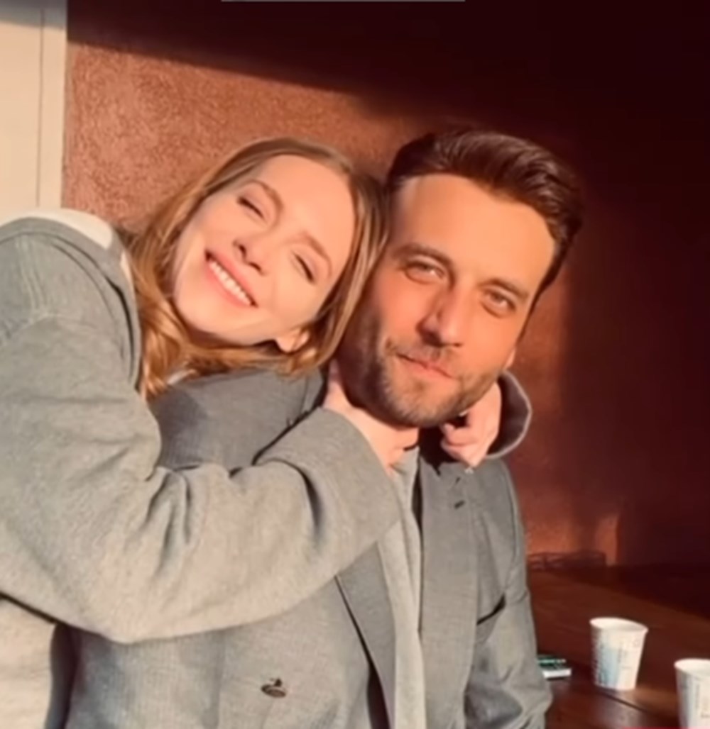 Hayal Gerçek Oldu: Köseoğlu ve Çınarlı Set Aşkıyla Kalpleri Birleştirdi! 76 LBJrTAnFwkqMvifLFFoTwQ