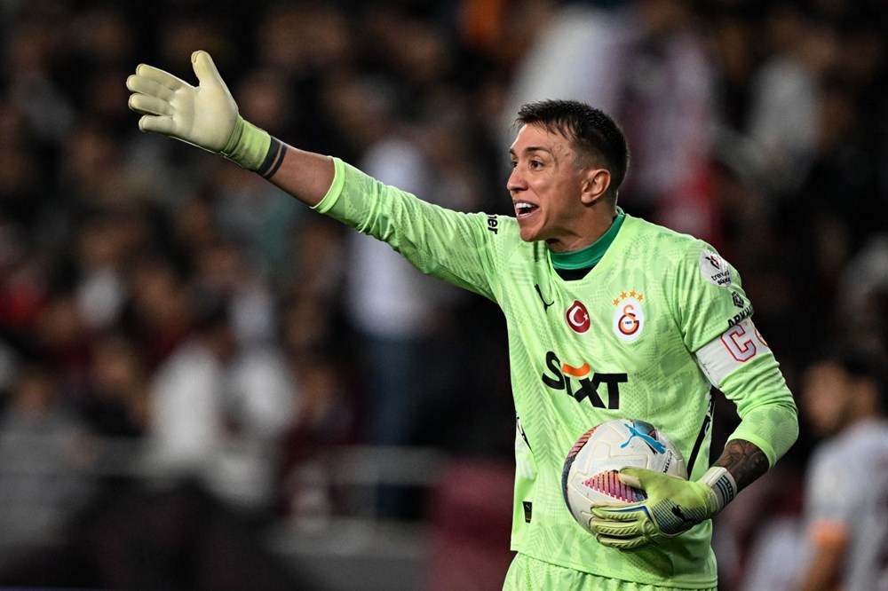 38 yaşındaki Muslera Galatasaray'a veda ediyor: Yerine bir yerli bir yabancı aday - 1