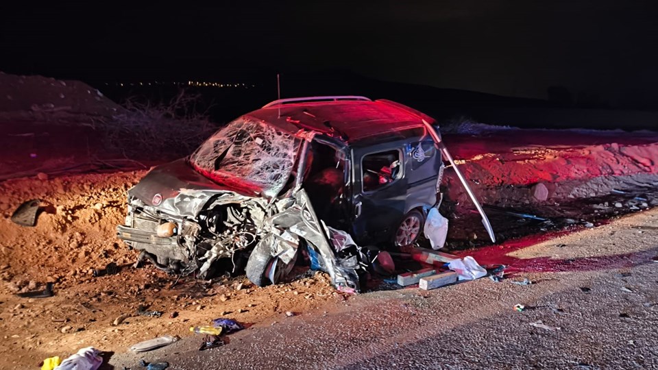 Tokat'ta hafif ticari araçla otomobil çarpıştı: 1 ölü, 5 yaralı - 1