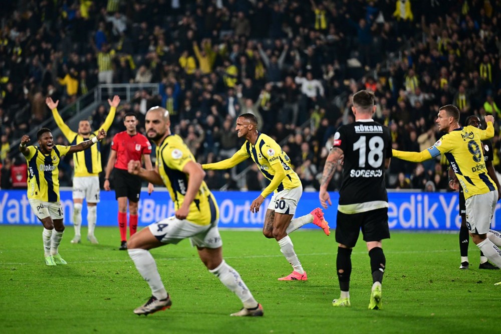 Fenerbahçe Avrupa yenilgisinin ardından galibiyet peşinde: Başakşehir maçı ilk 11'leri belli oldu - 5