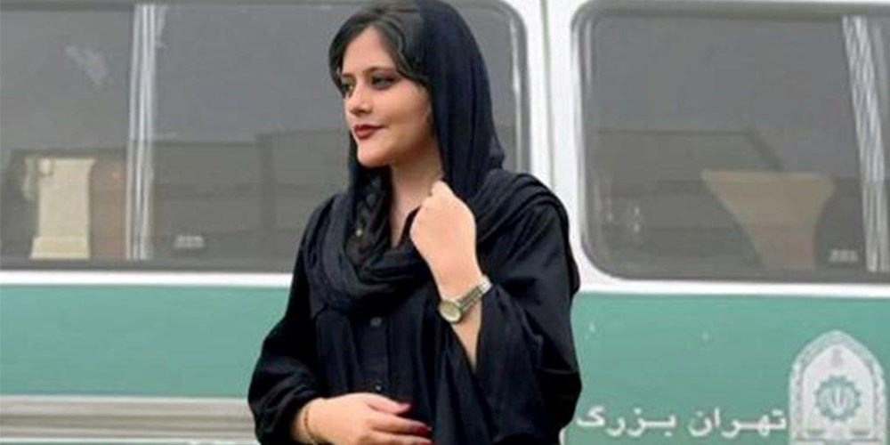 İran'da Azadi Kulesi'nin önünde dans eden çifte 10 yıl ceza: Suçları, izinsiz toplamak ve kamu fuhşuna teşvik - 7
