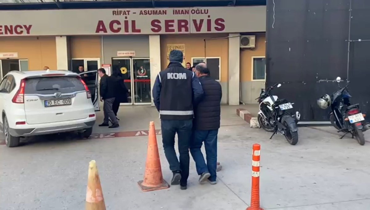 Balıkesir’de FETÖ operasyonu: 3 gözaltı Balıkesir’de FETÖ operasyonu: 3 gözaltı