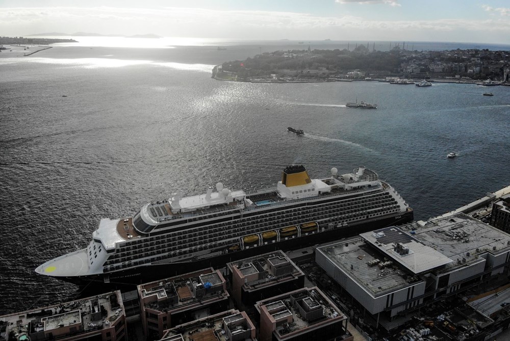 Galataport İstanbul'a dev yolcu gemisi yanaştı - 1