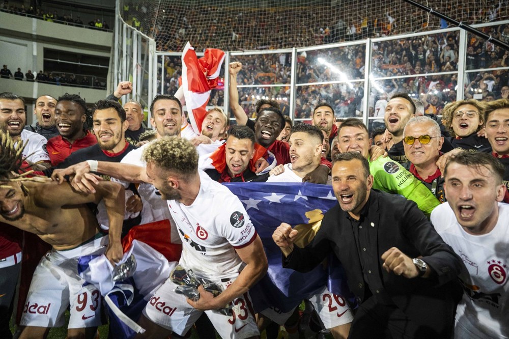 Süper Lig'de 2022-2023 sezonu şampiyonu Galatasaray - 12