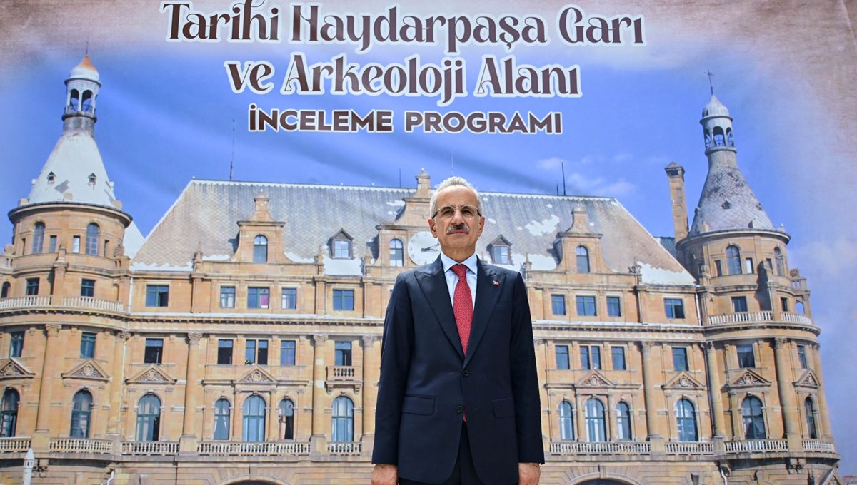 Bakan Uraloğlu Haydarpaşa Garı için tarih verdi: Yıl içinde hazır hale getirilecek Bakan Uraloğlu Haydarpaşa Garı için tarih verdi: Yıl içinde hazır hale getirilecek