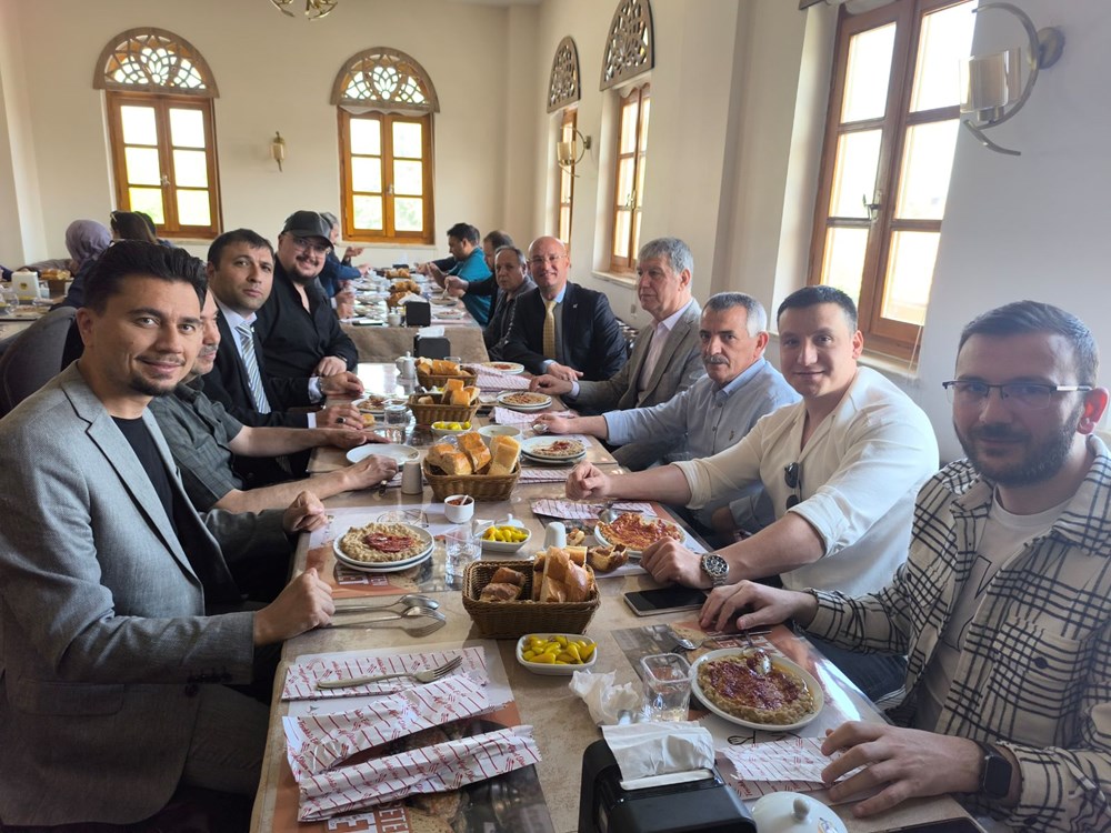 Afyon'Un Damat Çatlatan Lezzeti: 13 Saatte Pişiyor, Sırrı Kaymağında - 3