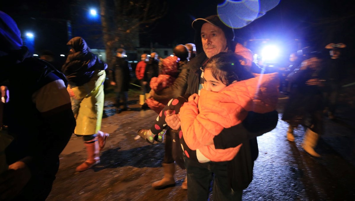 Kırklareli'de taşkın: Mahsur kalanlar askeri araçlarla kurtarıldı