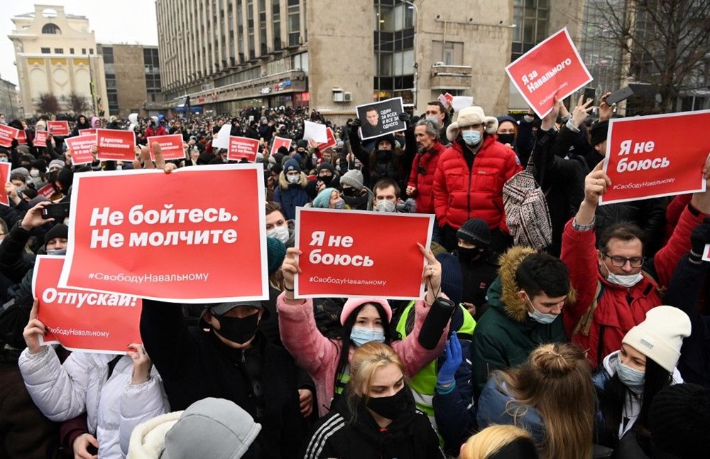 Navalny'nin çağrısının ardından Rusya'da sokaklar karıştı: 2 binden fazla kişi gözaltında - 16