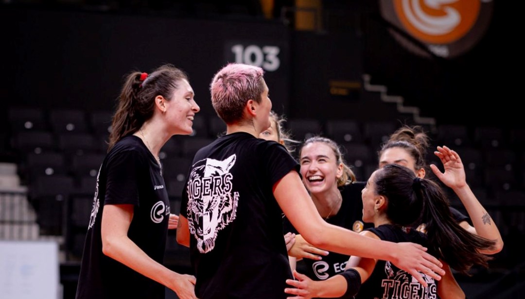 Eczacıbaşı yeni evinde ilk maçına çıkıyor