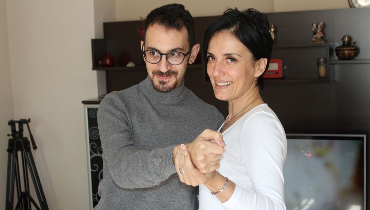 Trafik kazasında felç kalan 8 yıl sonra hayata aşkla tutundu