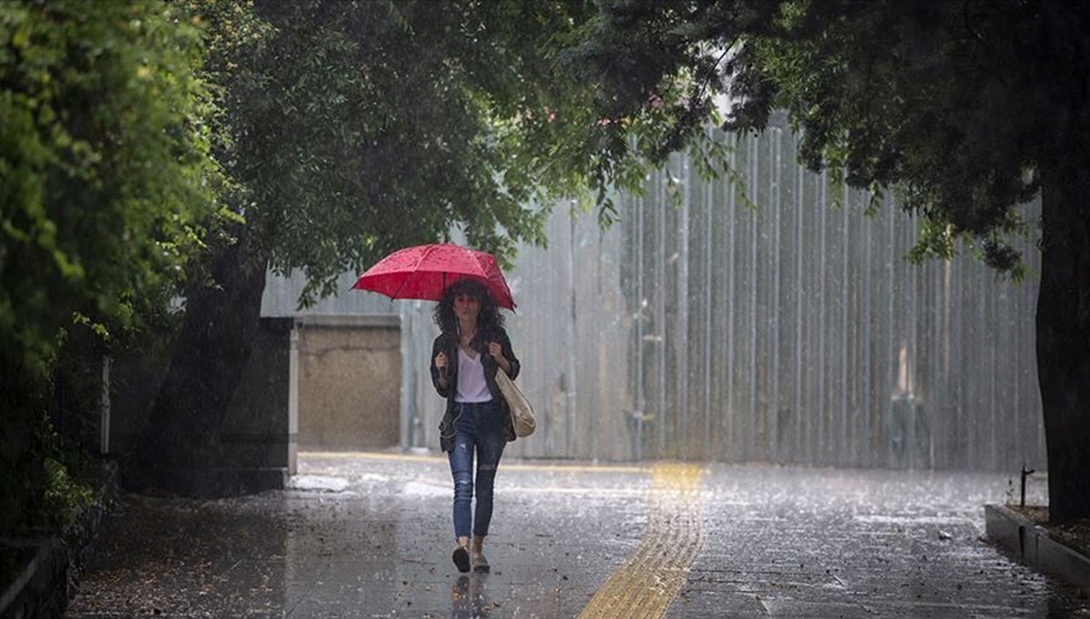 İstanbul ve 13 il için sağanak uyarısı! (Bugün hava nasıl olacak?)