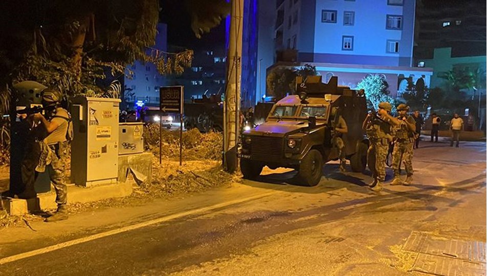 Mersin'de polisevine saldırı: Soruşturma genişletiliyor