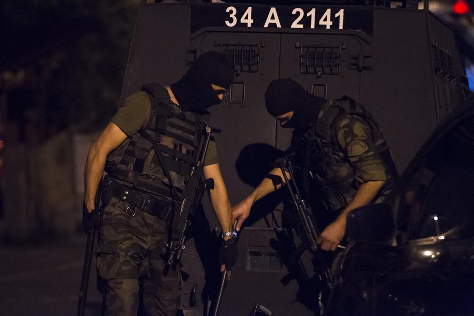 İstanbul'daki PKK operasyonunda 3 gözaltı - 1
