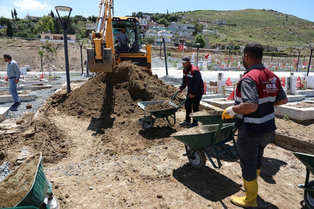 Hatay’da şiddetliyağış deprem mezarlığına zarar verdi - 3