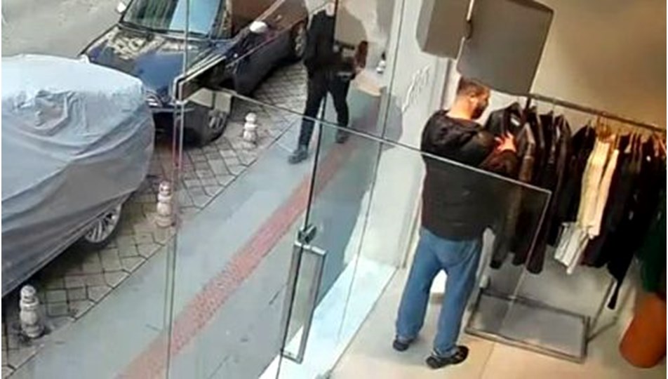 110 bin TL'lik mont hırsızlığı: Askıdan alıp kaçtı