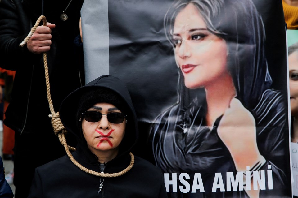 İran'da eski Cumhurbaşkanı Rafsancani'nin kızı 5 yıl hapse mahkum edildi - 1