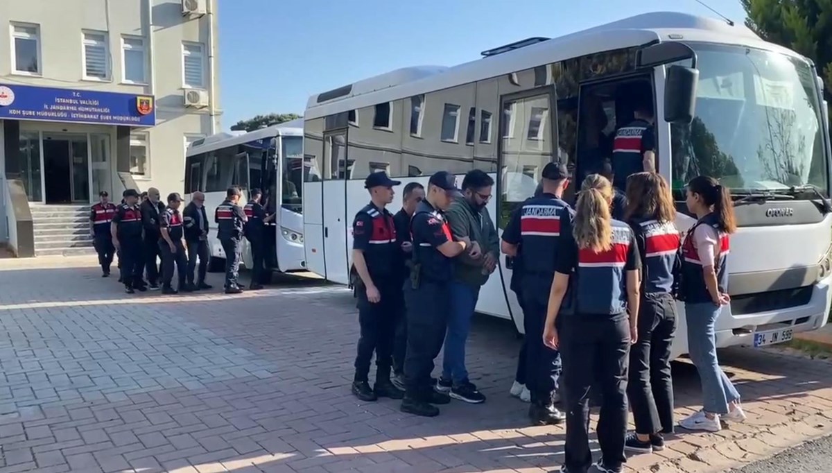 İBB operasyonunda gözaltına alınanlar adliyede İBB operasyonunda gözaltına alınanlar adliyede