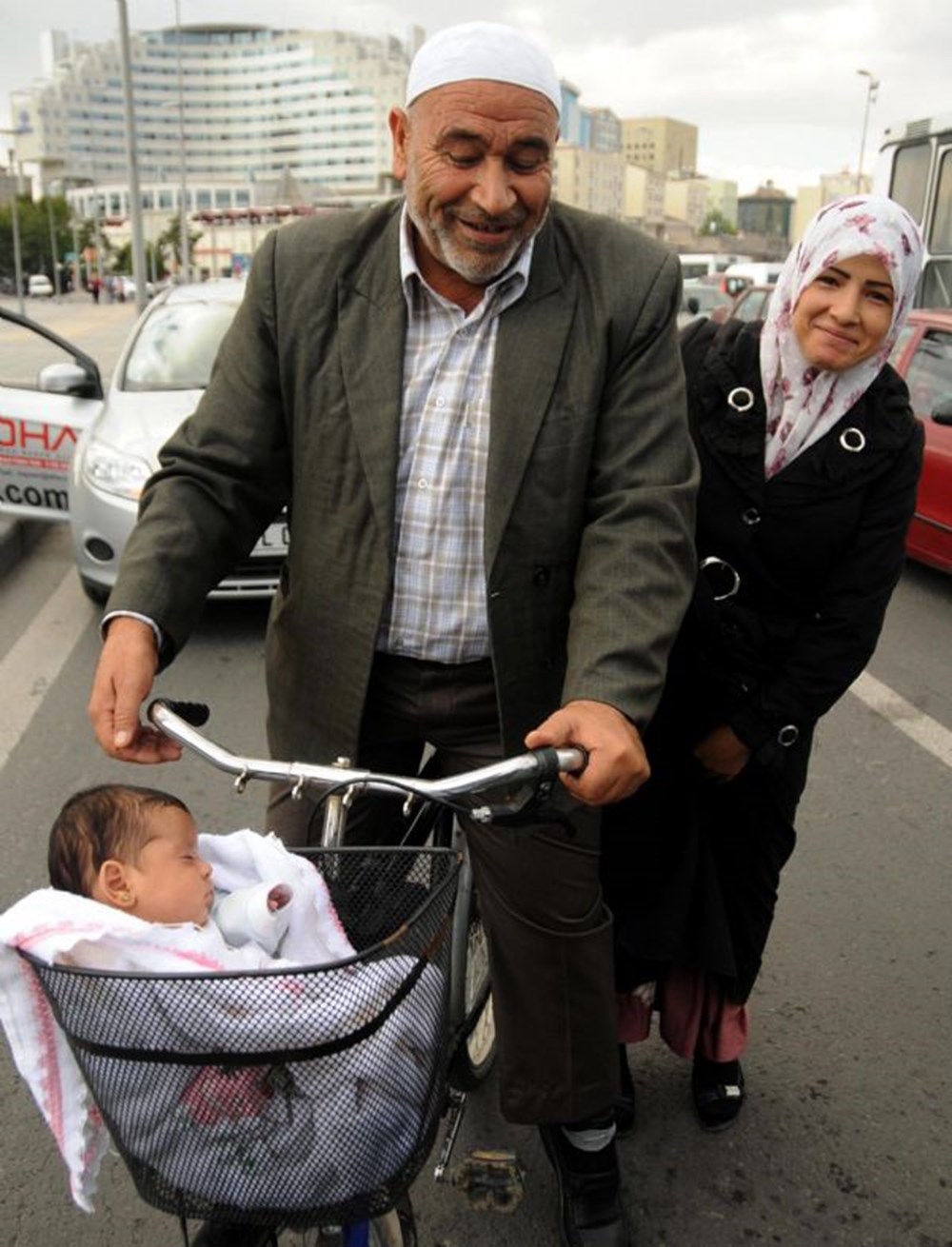 3 aylık bebek bisiklet sepetinde Magazin Haberleri NTV