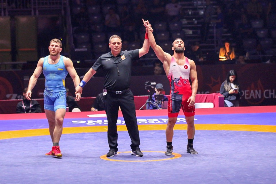 Milli güreşçi Burhan Akbudak, Avrupa şampiyonu oldu - 1