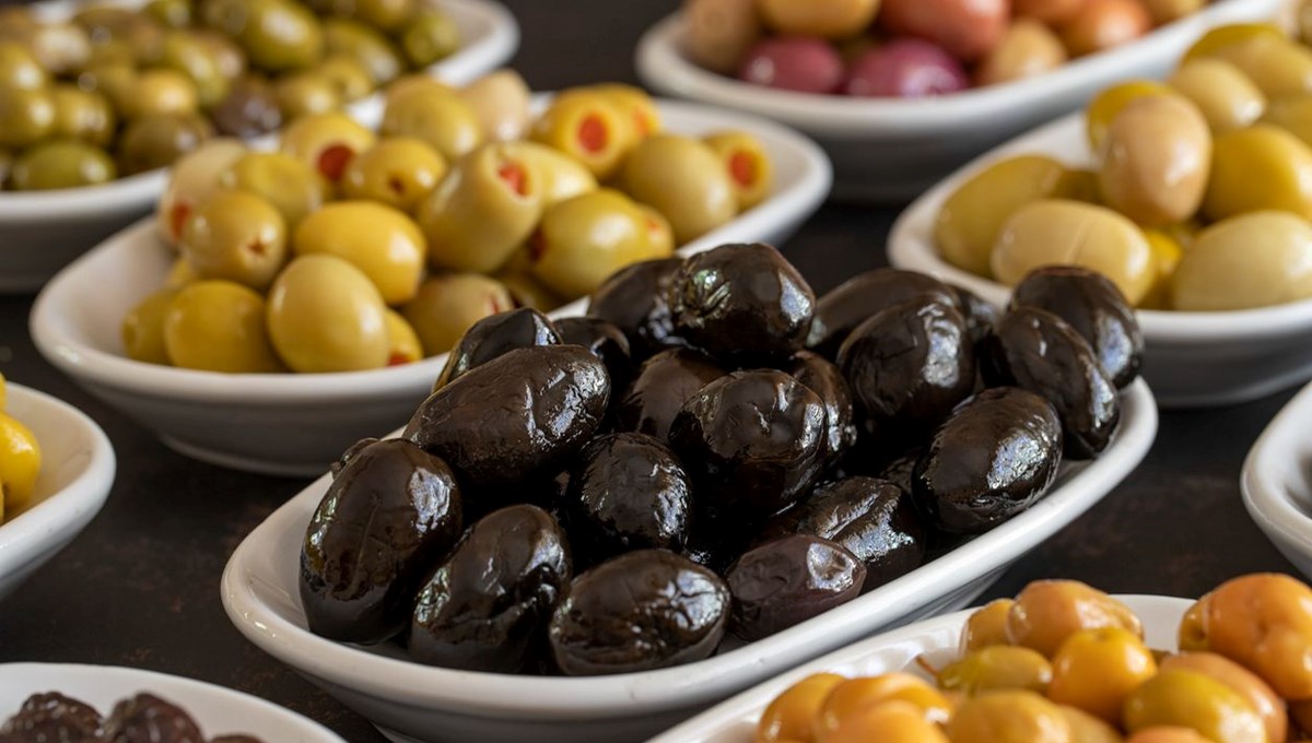 Siyah zeytin mi, yeşil zeytin mi? Kanseri önleyen besinler arasında ilk sırada Siyah zeytin mi, yeşil zeytin mi? Kanseri önleyen besinler arasında ilk sırada