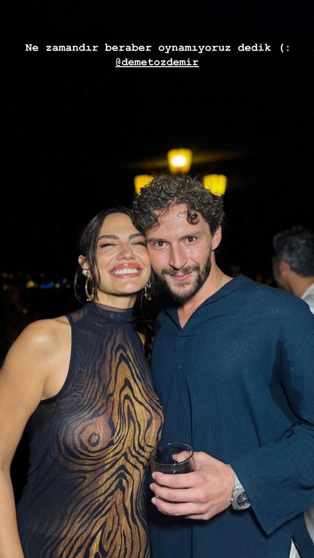 Demet Özdemir'den yeni pozlar: Elbisesi çok konuşuldu - 5